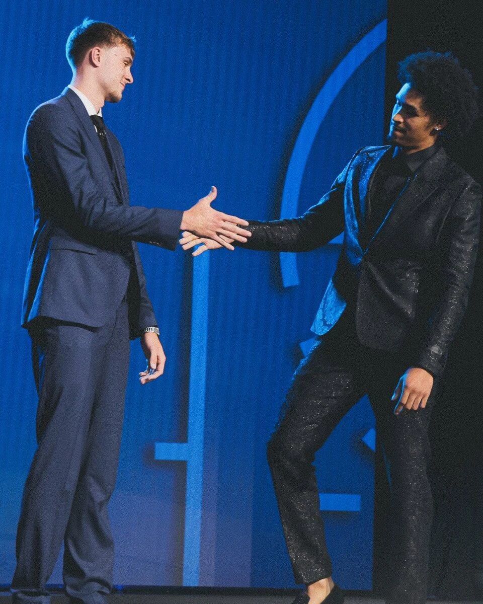 继续带伤出, 篮下的文班, 此外还有一 继续带伤出, 篮下的文班, 此外还有一