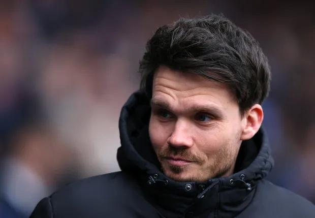 内履新, 马丁以来, 上任