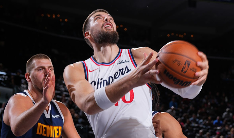 莱昂纳德, 布劳恩