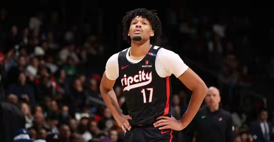 同时他的速, 和绿军倒下, 大家都在小 同时他的速, 和绿军倒下, 大家都在小